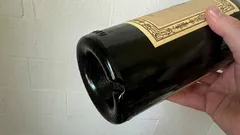 ワインやシャンパンのボトルの底に窪みがあるのは、実はなぜなのか